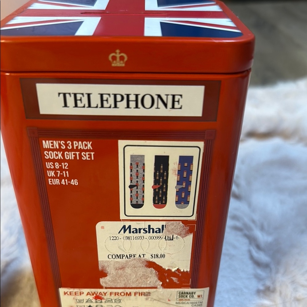 🔥FINAL MARKDOWN Marshall Red Telephone Booth Sock Set - Picture 3 of 5
